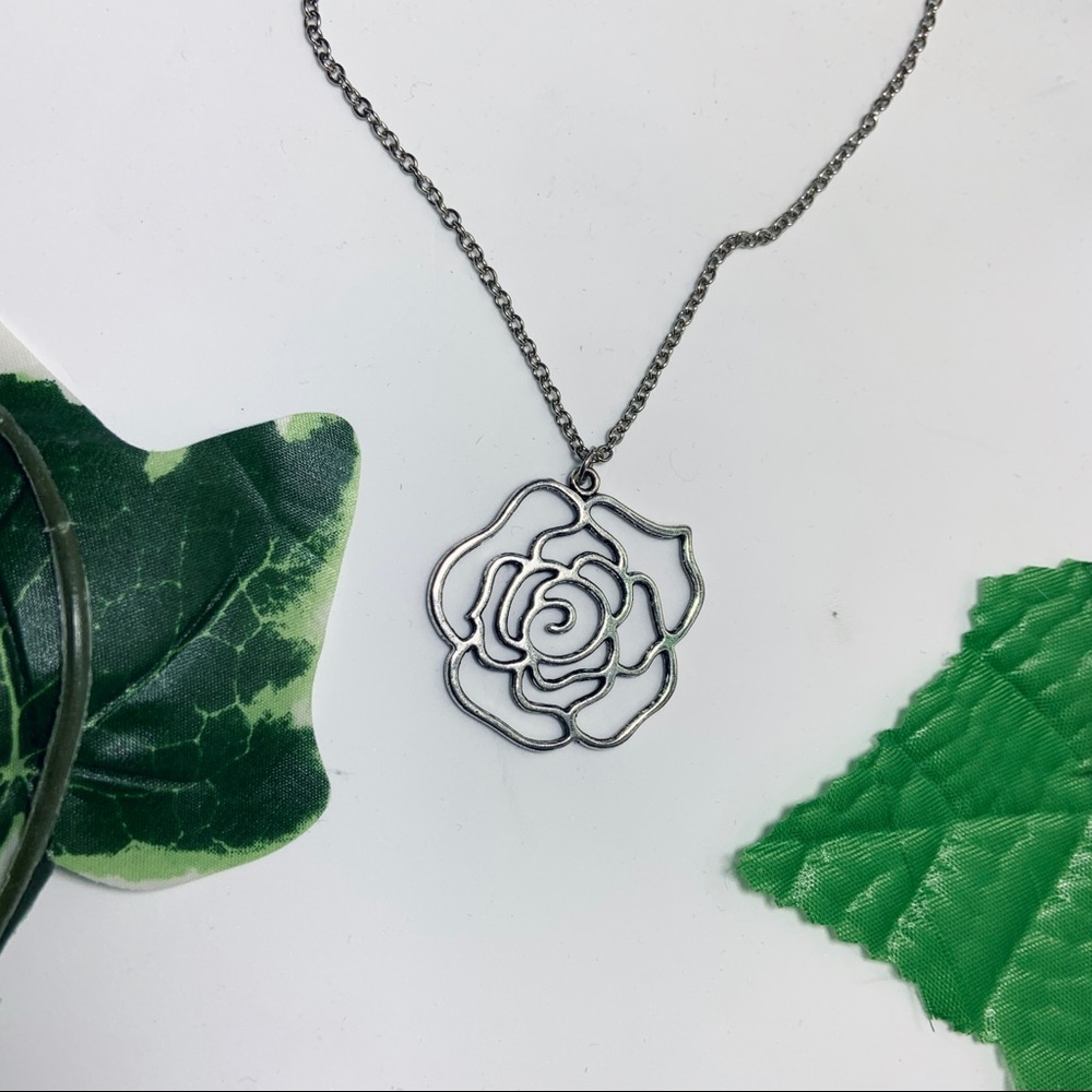 Rose Flower Necklace New